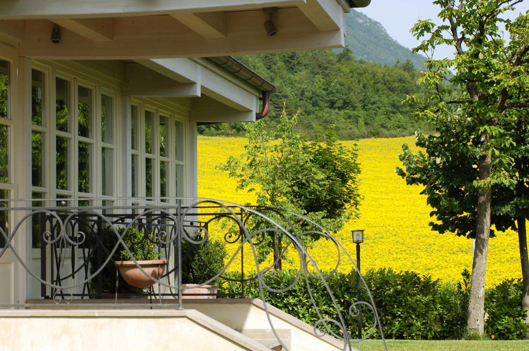 Relais Villa Fornari Camerino Bagian luar foto