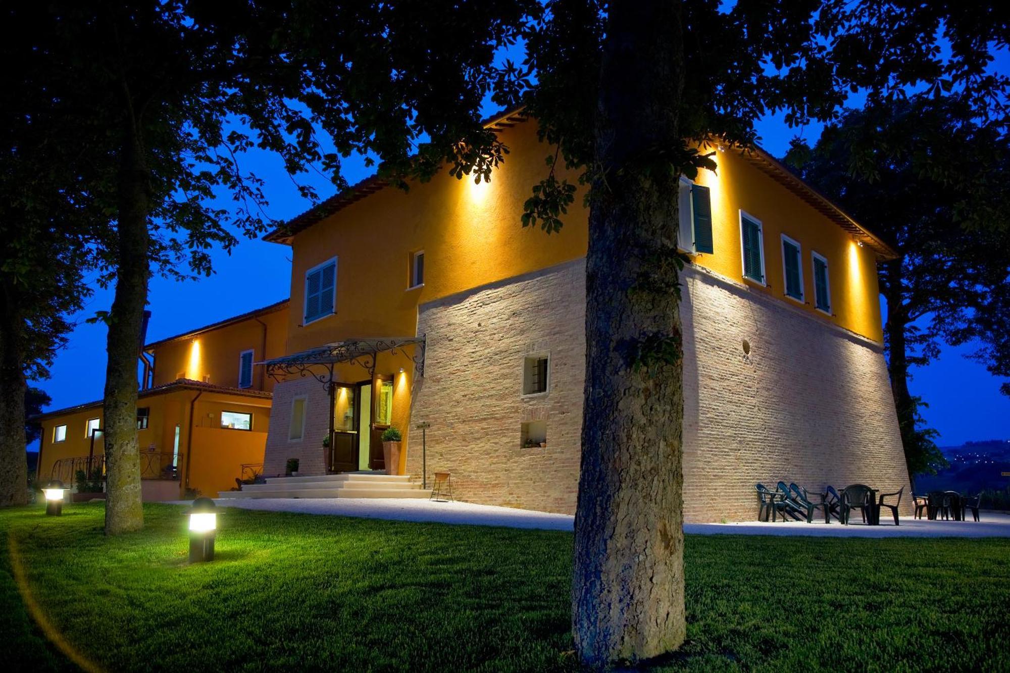 Relais Villa Fornari Camerino Bagian luar foto