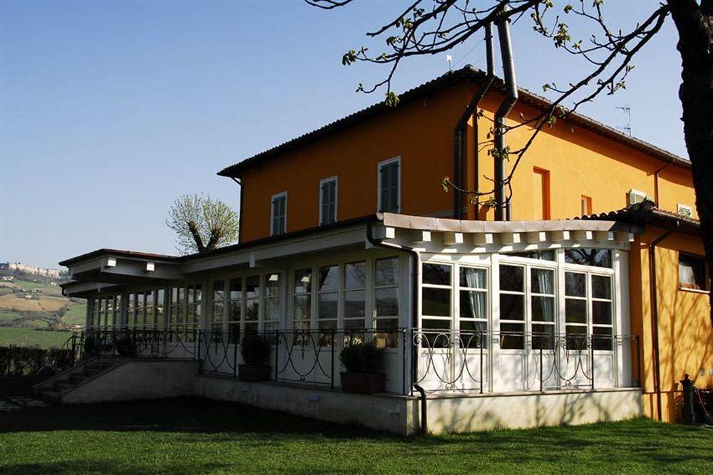 Relais Villa Fornari Camerino Bagian luar foto
