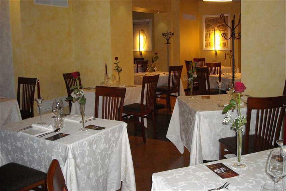 Relais Villa Fornari Camerino Bagian luar foto